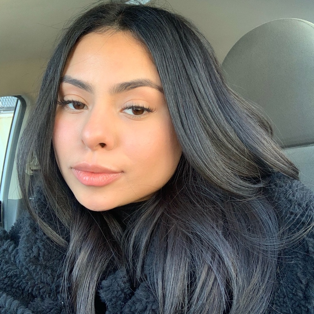 Meet your Posher, Yeslin